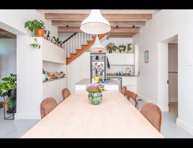 2 BEDROOM FREEHOLD FOR SALE IN ORANJEZICHT